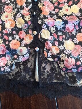 Women’s Mini Satin Lace Skirt